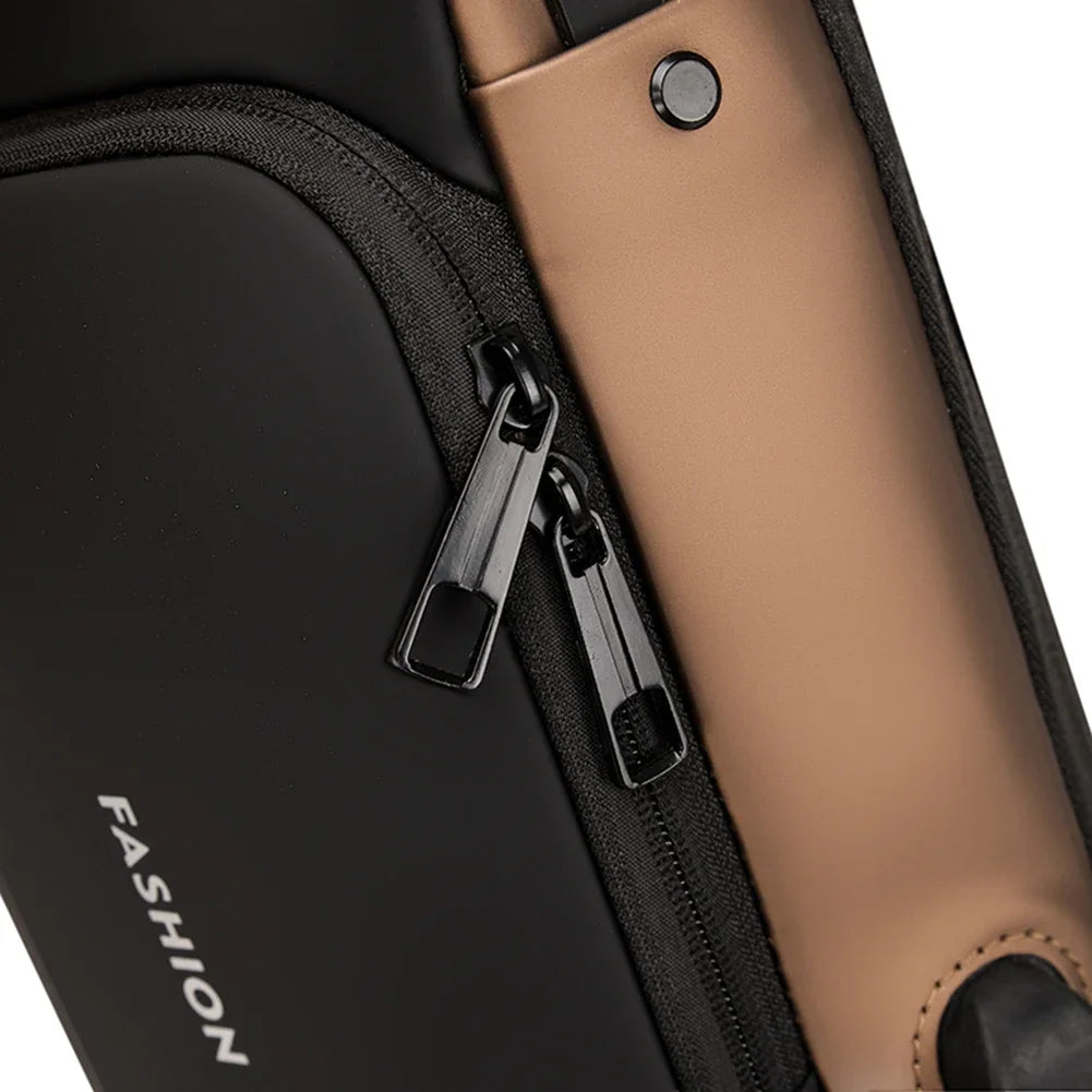 Crossbody Elegante: Bolsa USB à impermeável para Homens